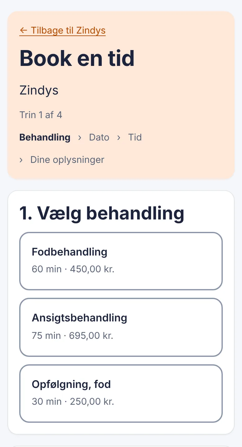 Bookingsiden hos en fodplejer: kunden vælger fodbehandling eller ansigtsbehandling, dato og tid